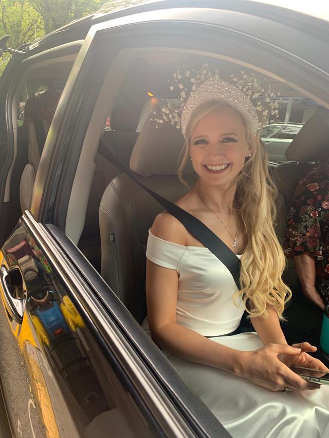 CONFETTI CROWN. a salon - 3