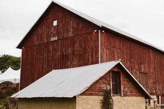 Over The Vines Vineyard & Wine Barn - 18