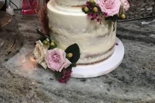 Holly’s Bakes & Cakes - 6