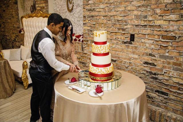 Sugar Glaze Specialty Cakes & Event Design - 3