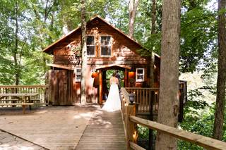 The Grand Barn At The Mohicans Treehouse Resort - 52