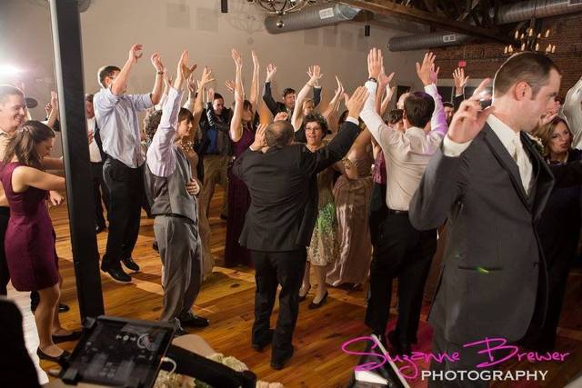 KM DJ Company 4