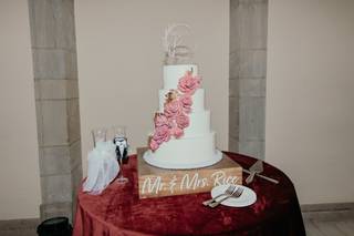 Incredible Edibles Bakery - 34