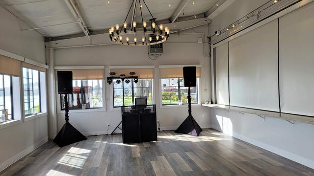 Runaway DJ & Lighting - 3