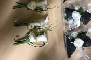 Fleur-tatious Floral Design - 16