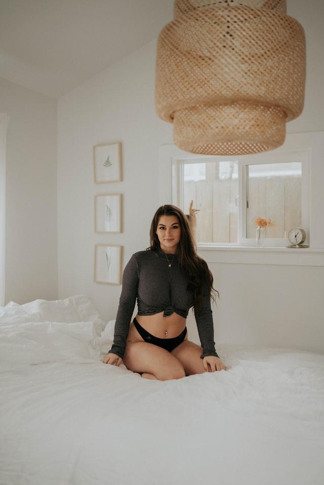 Celine Leina Photo - 2