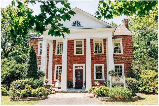 Golden Horseshoe Inn 5