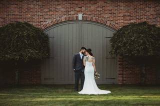 Love Bird Bridal Shop - 9