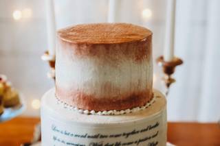 Everything Iced Cakes & Creamery - 10