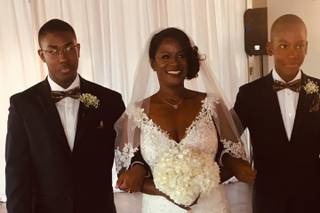 Dar-Lynn's Bridal & Formal Wear - 4