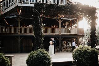 The Grand Barn At The Mohicans Treehouse Resort - 31