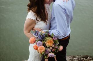 Frenchie's Floral Studio - 9