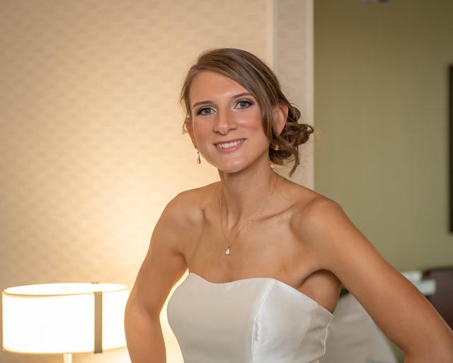 Julie Munn Makeup Artist - 1