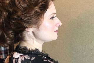 Elizabeth Dugan Hairstylist and Makeup Artist - 39