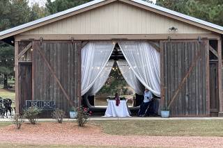 The Barn at Oak Manor - 24