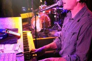 Howl2GO Dueling Pianos by Howl at the Moon - 15