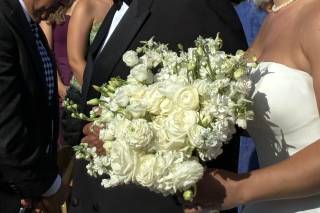 Between the Roses Florist - 5