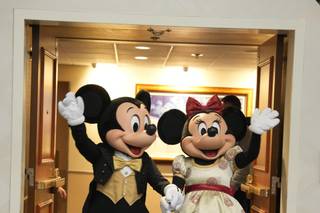 Disneyland Hotel - 34