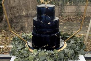 Aromas Boutique Bakery - 1