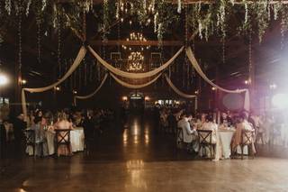 The Pavilion at Orchard Ridge Farms - Exclusive Catering by Henrici's - 8