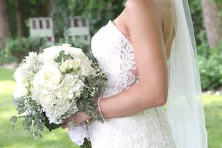 Elizabeth Wolf Professional Bridal Team - 9