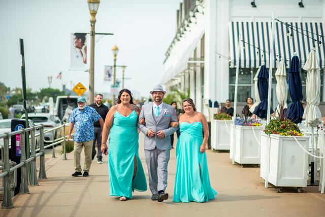 McLoone's Pier House - 1