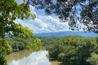 Nolichuckey Bluffs Bed & Breakfast Cabins & Wedding Venue - 35
