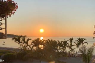 The Crescent Beach Club - 17