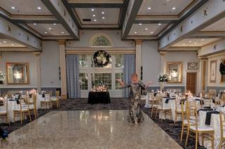 Mendenhall Inn - 8