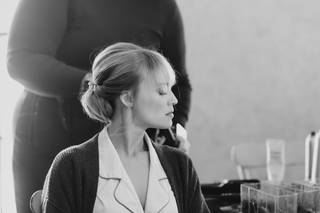 Modern Hairitage Salon - 3