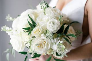 Artistic Blossoms Floral Design Studio - 11