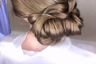 Willow and Lace Hairstyling - 123