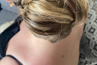 Lizzie Ibarra Hair & Airbrush Make-up Artist - 52