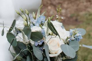 Clare's Corner Floral - 75