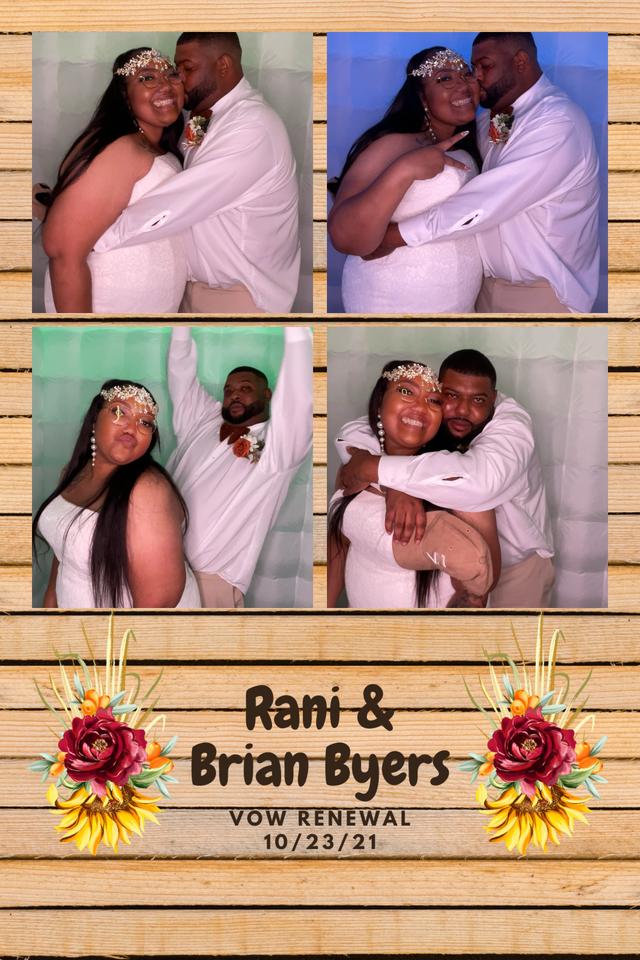 Vivid Pics Photo Booth - 2
