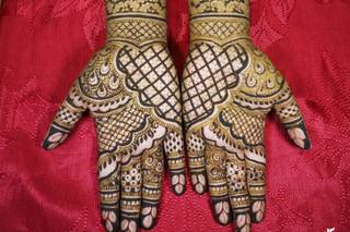 Bhavna's Henna & Arts - 12