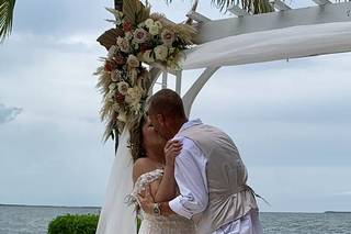 Key Largo Lighthouse Beach Weddings - 41