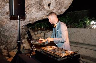Who's That DJ? - 19