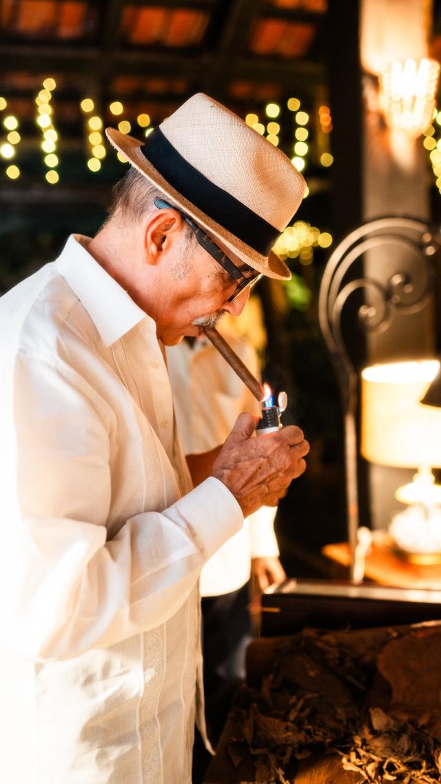González Clavell Cigars Entertainment - 2