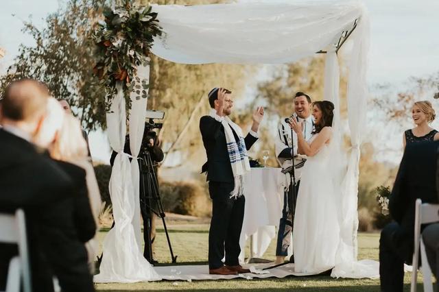 JD Krones, Officiant - 3