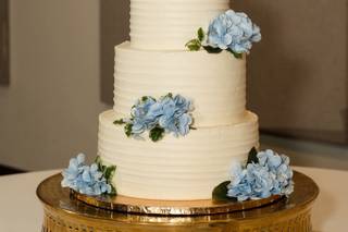Bloom Custom Cakes - 10