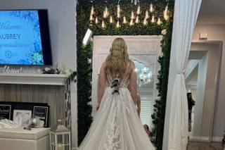 Vanessa Alfaro Bridal & Couture - 29