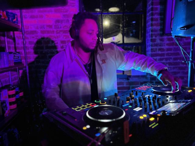 Axel Raighn Entertainment - 3