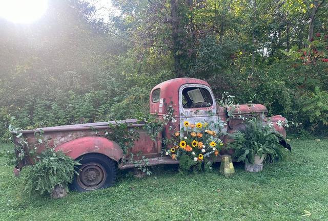 Affections Floral Design & Event Planning - 4