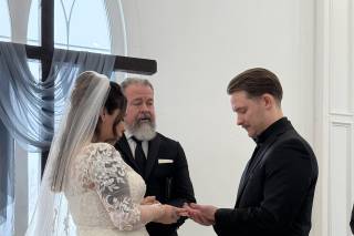 Chris Gray Wedding Officiant - 12