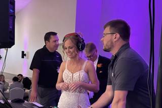 Hemmelgarn Entertainment DJ & Photo Booth Services, LLC - 8