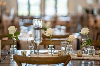 J Designs, A Wedding Flower Boutique - 15