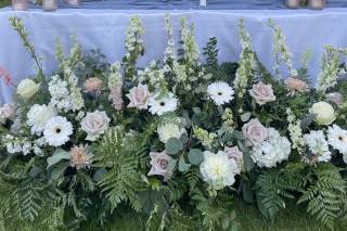 Lucy's Informal Flowers - 4