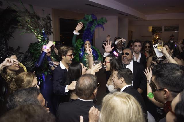 Junior's Entertainment Group, Inc. - 1