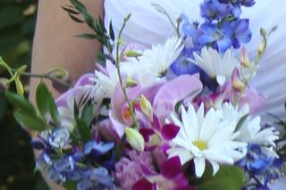 Rich Field Flowers + Gifts - 18